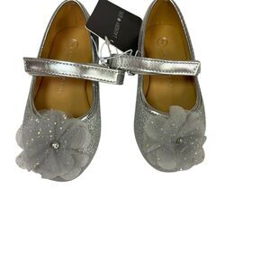 Laundry Girl Girls Silver Mary Jane Dress Shoes Size 7 (Big Girl) Flower Detail